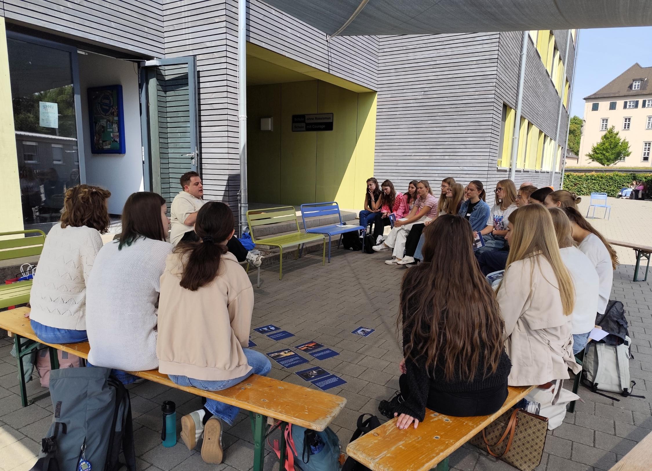 Projekttag „Ich werde Zeitzeuge' am Maria-Ward-Gymnasium Bamberg